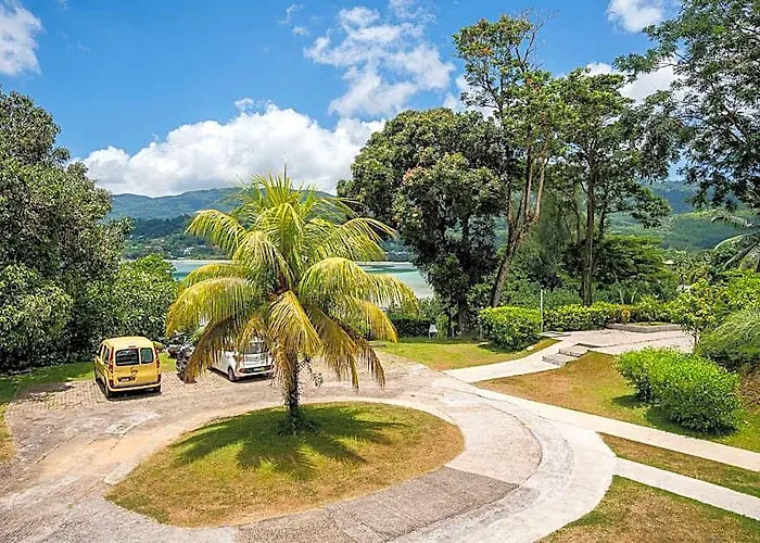 Hotel La & Anse Royale