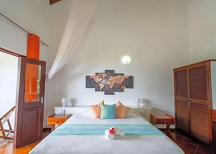 La & 3* Anse Royale
