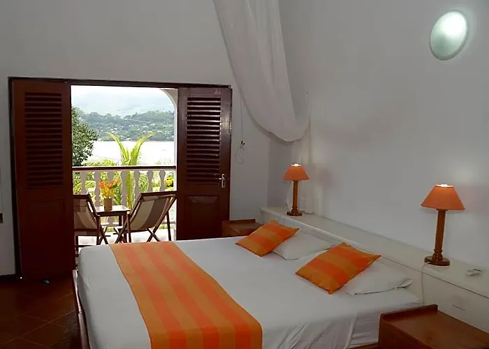La & Hotel Anse Royale