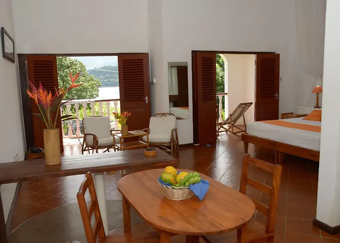 La & 3* Anse Royale