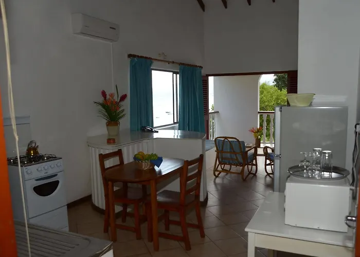 Hotel La & Anse Royale