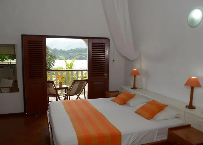 Hotel La & Anse Royale